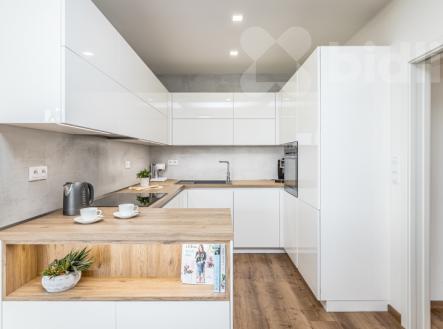 Luxusní byt 4+kk s terasou, garáží, klimatizací a sklepem, Jinočany | Prodej bytu, 4+kk, 99 m²