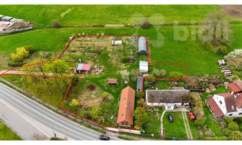 Veliny - poloroubenka - pozemek 4485m2