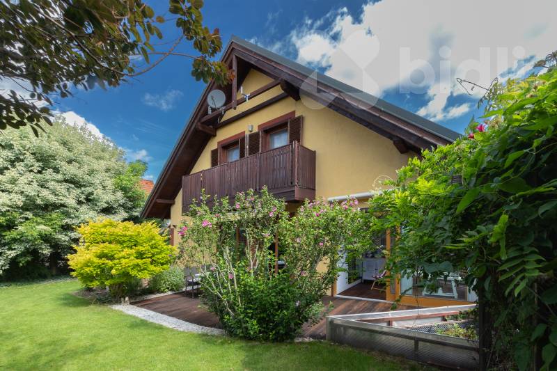 prodej domu 5+kk, 169m2, zahrada.