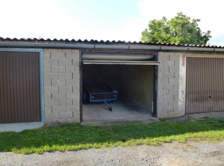 Prodej garáže, 19 m2, OV, Kněževes, ul. Štrosova | Prodej - malý objekt/garáž