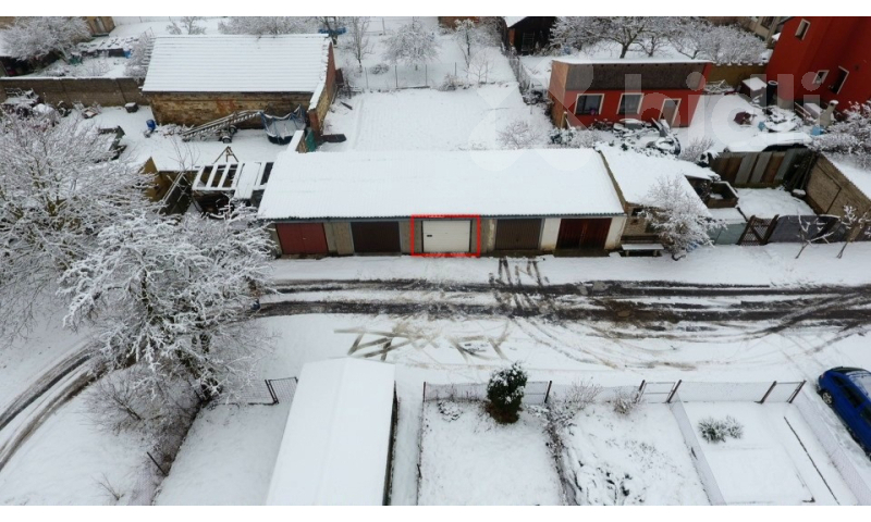 Prodej garáže, 19 m2, OV, Kněževes, ul. Štrosova