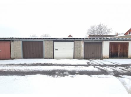 Prodej garáže, 19 m2, OV, Kněževes, ul. Štrosova | Prodej - malý objekt/garáž