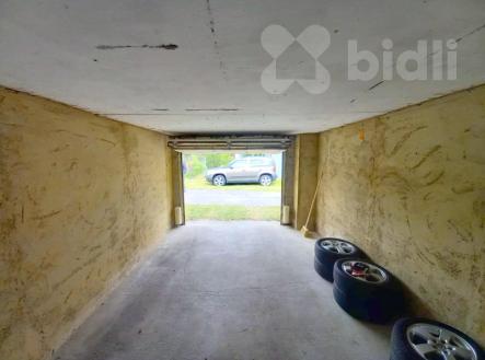 Prodej garáže, 19 m2, OV, Kněževes, ul. Štrosova | Prodej - malý objekt/garáž