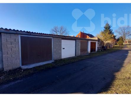Prodej garáže, 19 m2, OV, Kněževes, ul. Štrosova | Prodej - malý objekt/garáž