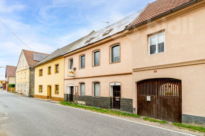 Prodej, dům zastavěná plocha 121 m2, užitná plocha 303 m2, Kravaře u České lípy