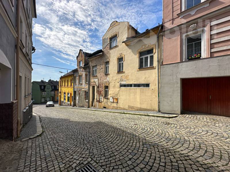 Prodej rodinného domu, 200 m2, pozemek 167 m2, Luby