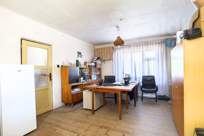 Rodinný dům s uzavřeným dvorem - ideální pro klidné bydlení i podnikání - Opařany