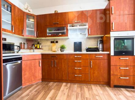 Prodej rodinného domu ve Šlapanicích u Brna - klidná lokalita, prostorné bydlení | Prodej - dům/vila, 119 m²