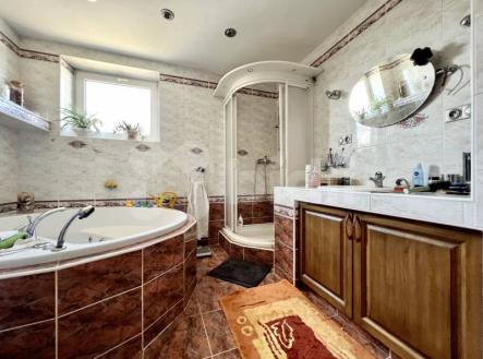 Prodej RD 6+1 | Prodej - dům/vila, 180 m²