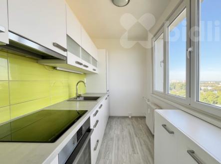 Pronájem bytu 2+1 nedaleko centra Českých Budějovic, ulice Kubatova | Pronájem bytu, 2+1, 58 m²
