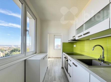 Pronájem bytu 2+1 nedaleko centra Českých Budějovic, ulice Kubatova | Pronájem bytu, 2+1, 58 m²