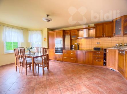 Prodej rodinného domu 6kk, 314 m2,  zahrada 1385m2 - Stolany u Chrudimi | Prodej - dům/vila, 314 m²