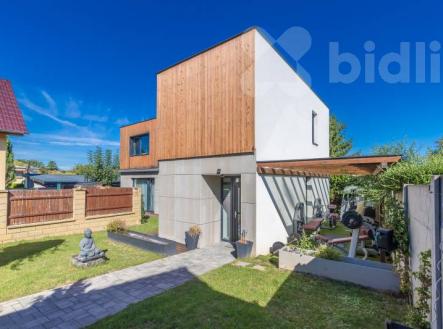 Rodinný dům 4+kk, 148 m2 a pozemkem 383 m2 | Prodej - dům/vila, 148 m²