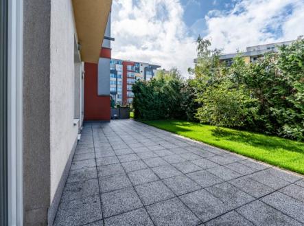 Prodej bytu 2+kk, 61m2, terasa 50m2 + předzahrádka 78m2 | Prodej bytu, 2+kk, 66 m²