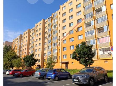 Pohled na panelák | Prodej bytu, 1+1, 40 m²