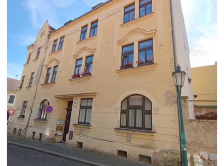 Pohled na dům od ulice | Prodej bytu, 3+1, 101 m²