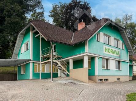 Prodej prostorného domu (670 m&#178;) s velkým pozemkem v Dolní Kalné | Prodej - dům/vila, 670 m²
