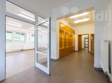 Prodej prostorného domu (670 m&#178;) s velkým pozemkem v Dolní Kalné | Prodej - dům/vila, 670 m²