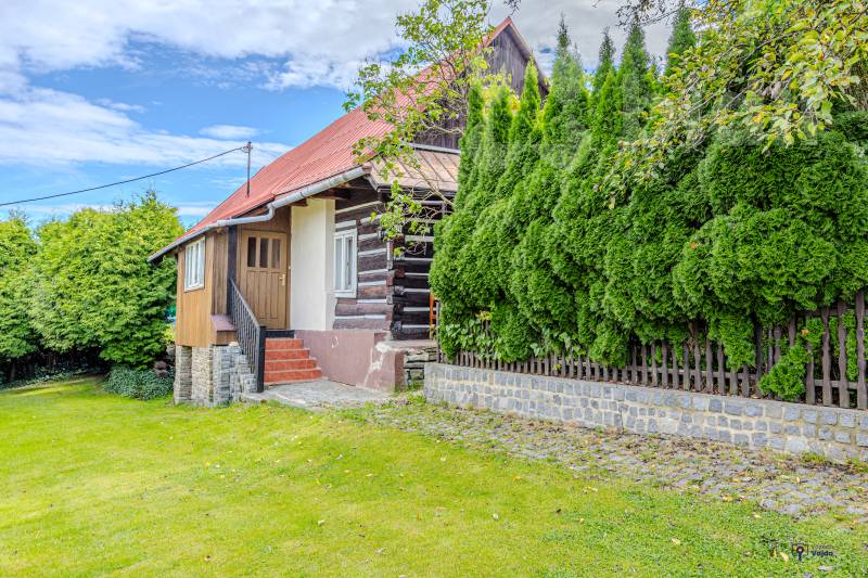 Prodej poloroubenky Lhotka u F-M