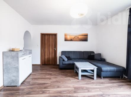 Prodej slunného bytu 3+1 75 m2, se zahradou 165 m2 v obci Janská | Prodej bytu, 3+1, 75 m²