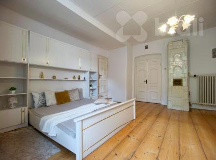 Prodej RD secescní vily v obci Louňovice u Prahy + pozemek 1789 m&#178; | Prodej - dům/vila, 290 m²