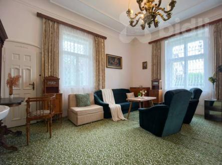 Prodej RD secescní vily v obci Louňovice u Prahy + pozemek 1789 m&#178; | Prodej - dům/vila, 290 m²