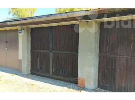 Prodej garáže 19 m2  Hulín, ulice Záhlinická (směr Otrokovice) | Prodej - malý objekt/garáž