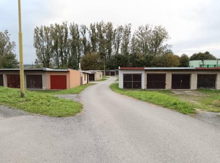 Prodej garáže 19 m2  Hulín, ulice Záhlinická (směr Otrokovice) | Prodej - malý objekt/garáž