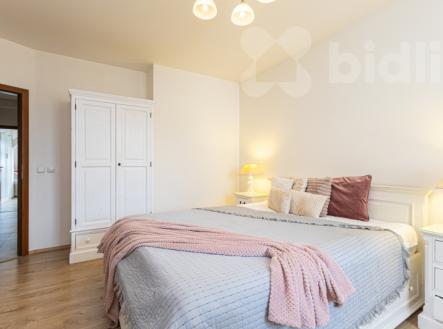 Pronájem bytu 2+kk, Na Plzeňce, Praha 5 - Smíchov, v domě s výtahem. | Pronájem bytu, 2+kk, 54 m²