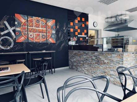 Pronájem zavedené restaurace - plně vybavený prostor s možností okamžitého provozu | Pronájem - obchodní prostor, 63 m²