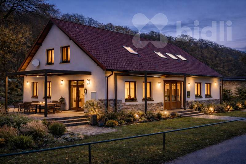 Výjimečný dům 5+kk s potenciálem 3 bytových jednotek v srdci Českého středohoří