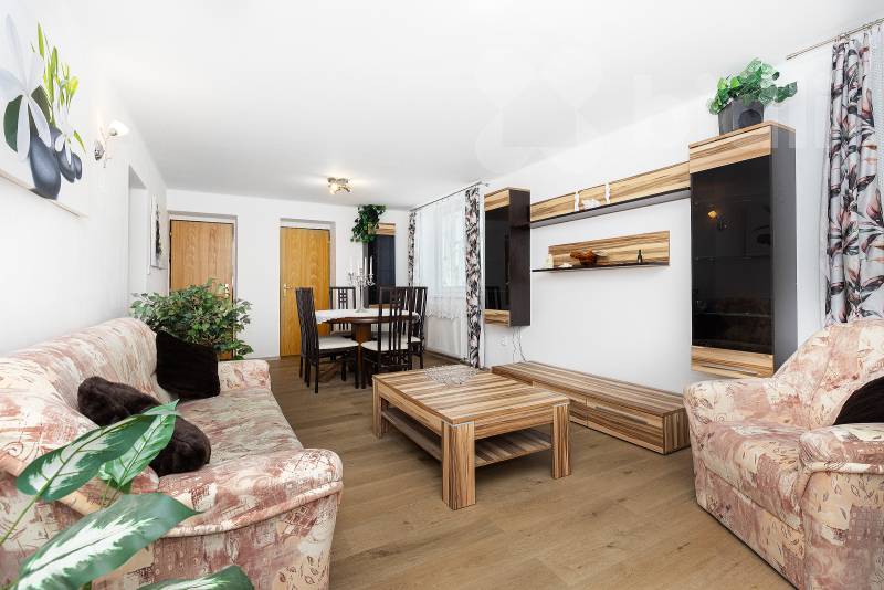 Pronájem prostorného rodinného domu v klidné části Dvora Králové