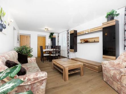 Pronájem prostorného rodinného domu v klidné části Dvora Králové | Pronájem - dům/vila, 150 m²