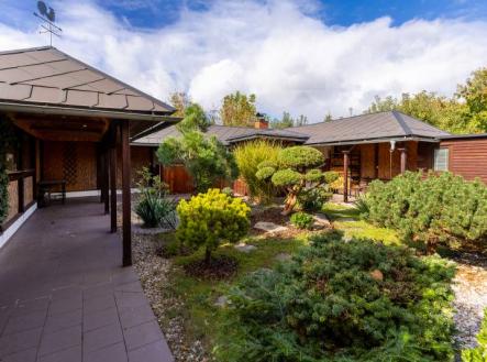 Pronájem prostorného rodinného domu v klidné části Dvora Králové | Pronájem - dům/vila, 150 m²