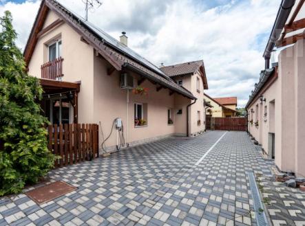 Prodej rodinného domu s přístavkem - možnost druhé bytové jednotky, Bříství, okr. Nymburk | Prodej - dům/vila, 242 m²