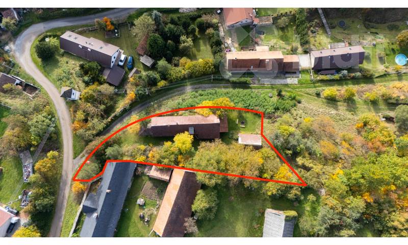 Nabízíme vám roubenou chalupu v obci Hradiště, okres Rokycany.