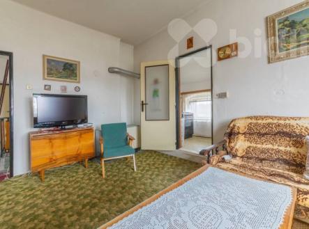 Prodej domu (275 m²) s komerčním prostorem, 2 byty s pozemkem (2752 m²) v obci Maleč | Prodej - dům/vila, 275 m²