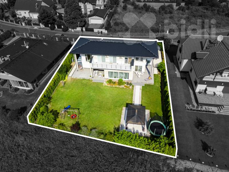Prodej rodinného domu 350 m2, pozemek 1 055 m2