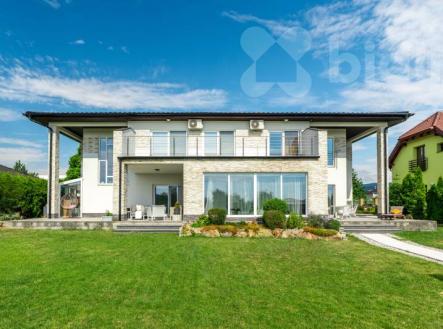 pohled | Prodej - dům/vila, 320 m²