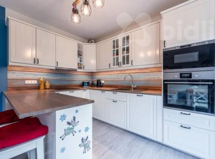 Nové rodinné plně vybavené 4+kk 84m2 s 195m2 zahradou | Prodej bytu, 4+kk, 86 m²