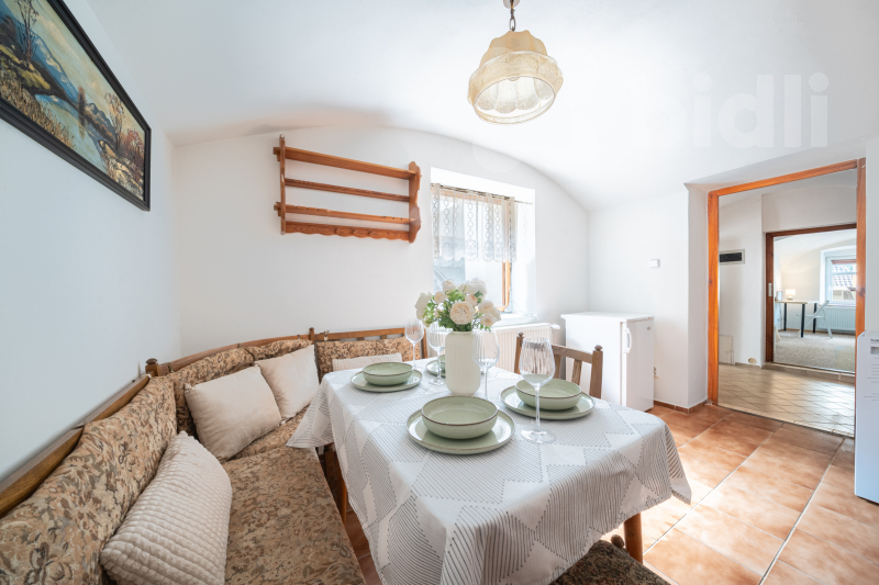 Pronájem bytu 1+1 v dvougeneračního RD, Beroun