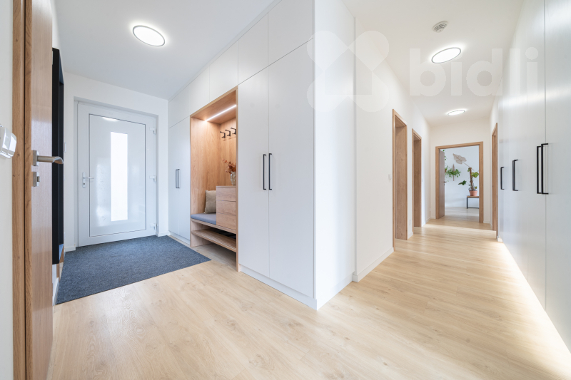 Prodej novostavby 5+kk s krásnou zahradou, Vysoký Újezd