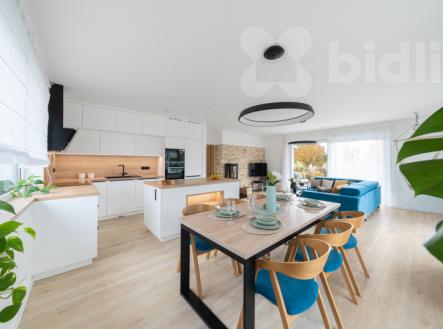 Prodej novostavby 5+kk s krásnou zahradou, Vysoký Újezd | Prodej - dům/vila, 173 m²