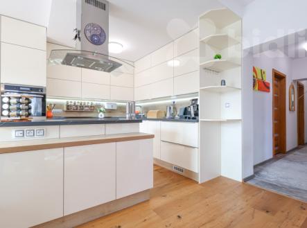 Kuchyň 1NP | Prodej - dům/vila, 655 m²