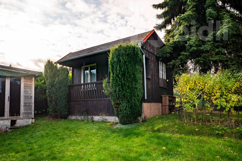 Prodej, chata se zahradou. Teplice