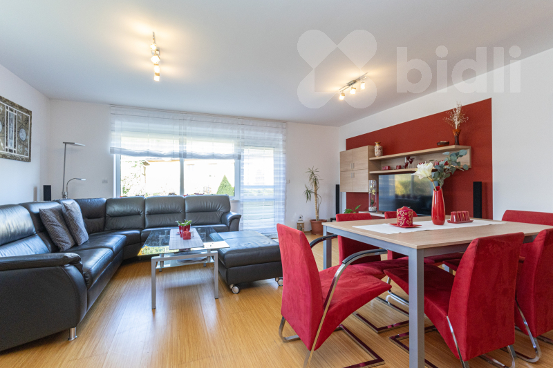 Moderní rodinný dům 5+kk s fotovoltaikou, bazénem a chytrou domácností - Komorní Dvůr