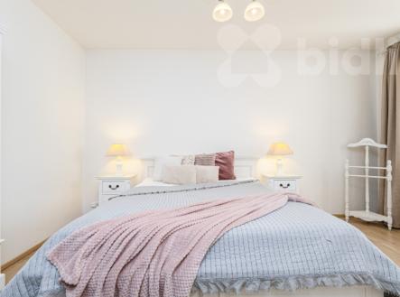 Pronájem bytu 2+kk, Na Plzeňce, Praha 5 - Smíchov, v domě s výtahem. | Pronájem bytu, 2+kk, 54 m²