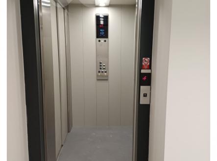 Moderní investiční byt 2+kk v Českém Brodě | Prodej bytu, 2+kk, 74 m²