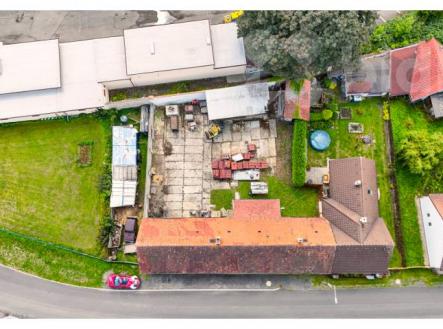 Chalupa s uzavřeným dvorem - ideální pro klidné bydlení i podnikání | Prodej - chata/rekreační objekt, 190 m²