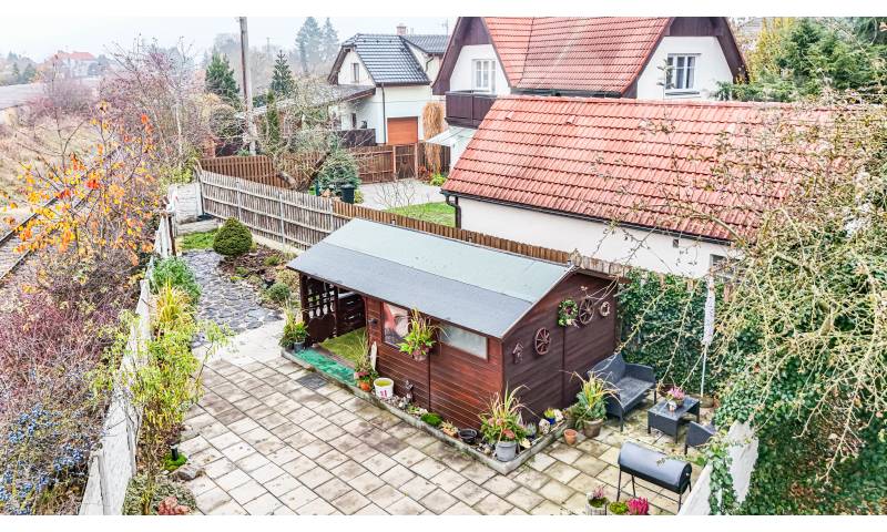 Prodej krásné zahrady 398 m2 - Chrást